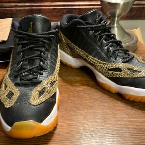 Jordan 11 low ie croc